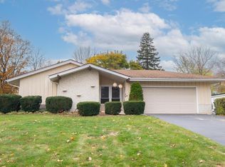 2333 N 116th St, Wauwatosa, WI 53226