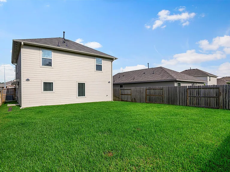 17722 Grove Hill Dr — Photo 31