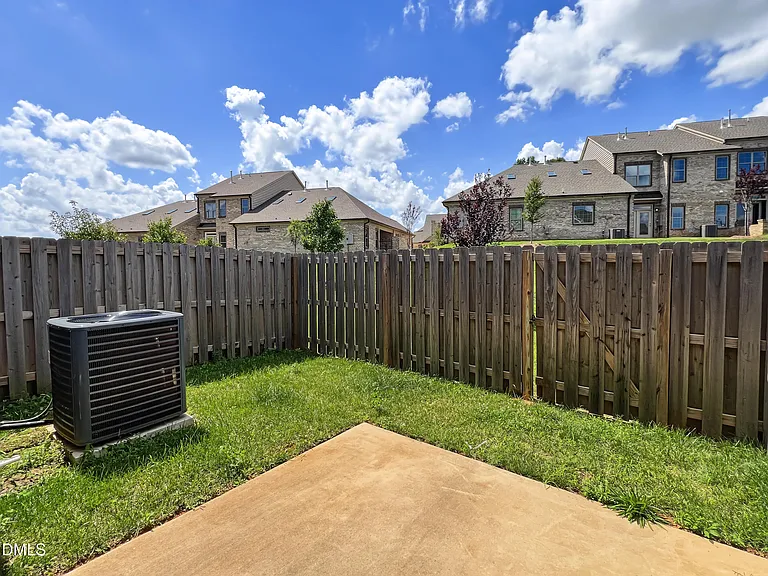 1018 Bonanza Ln — Photo 24