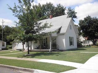 821 E 11th Ave, Winfield, KS 67156