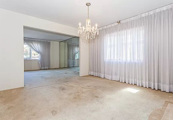 5th image of 56-19 Oceania St