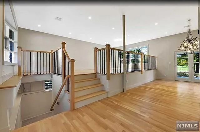 22 Greentree Ter — Photo 4