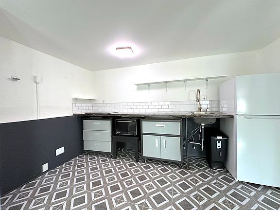 5th image of 112 1st St #3