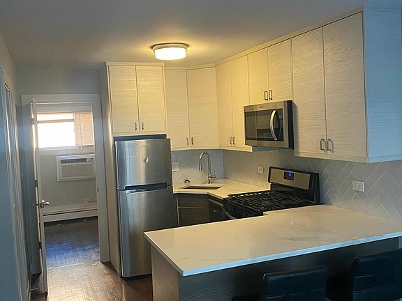 2nd image of 5956 N Winthrop Ave #58-3E