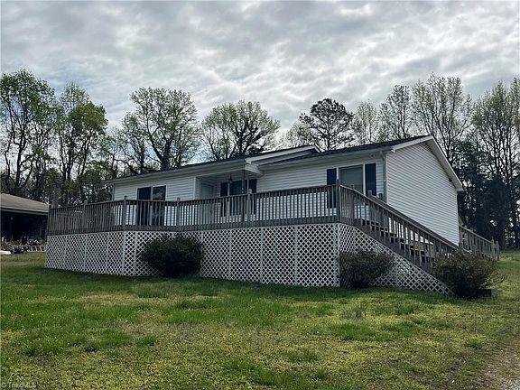 3rd image of 5244 Ridge Dr