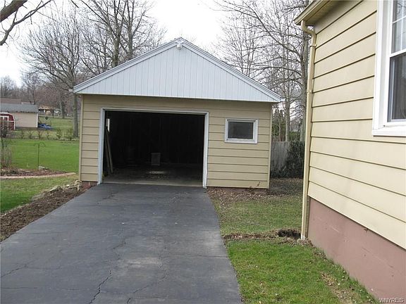 3rd image of 5620 West Ln