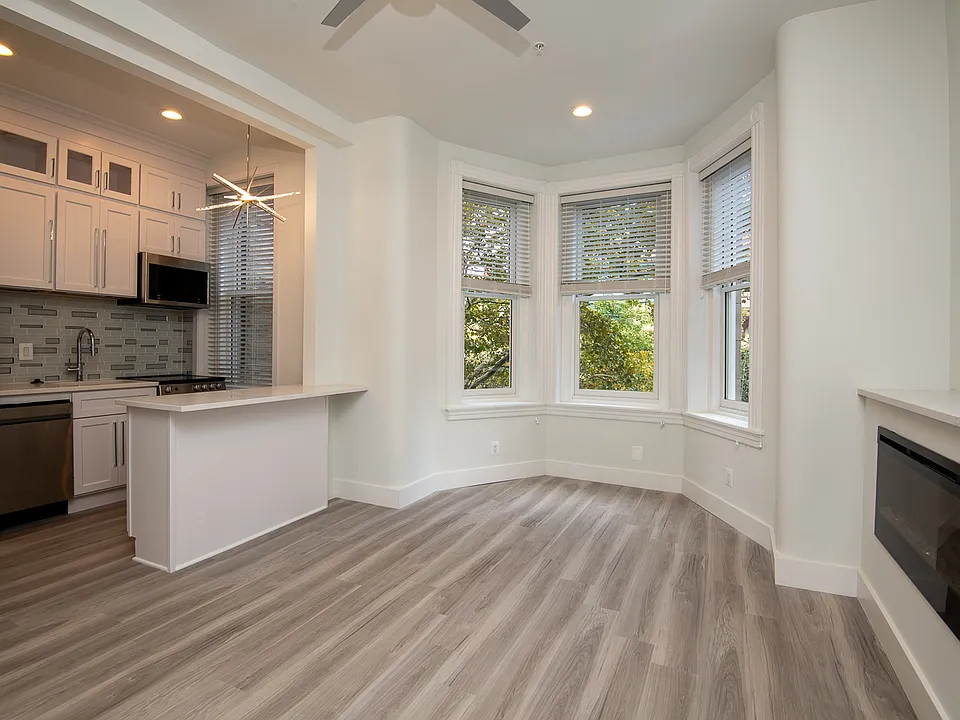1740 Q St NW #201