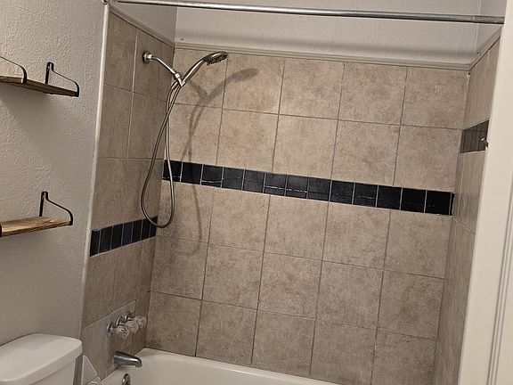 5th image of 740 Quail Dr