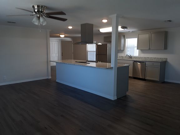 3rd image of 6885 Easy St #266
