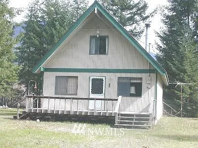 144 Maple photo 1