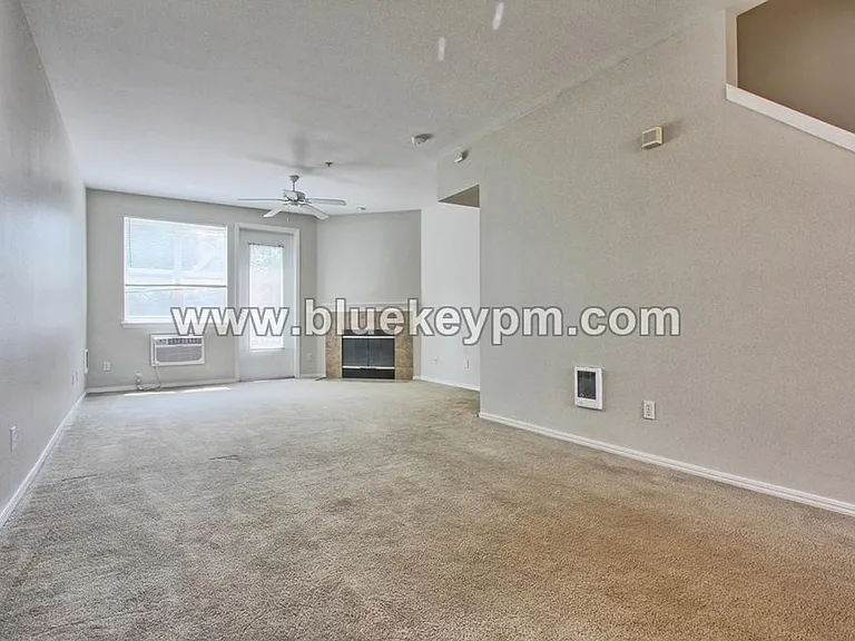 1712 SE Cutter Ln — Photo 3