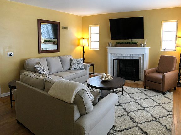 2nd image of 1523 Rockne Dr