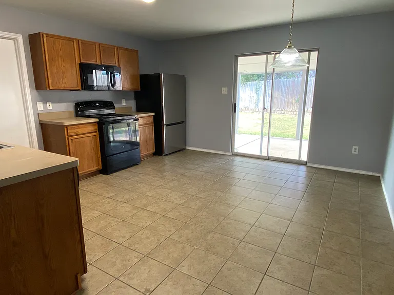 5622 Hunters Bend Ln — Photo 8
