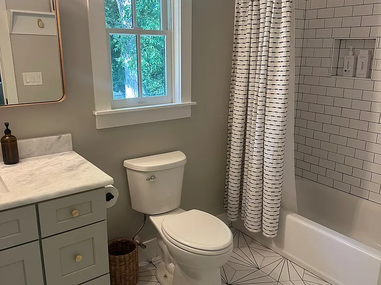 225 Warren St NE #B — Photo 10
