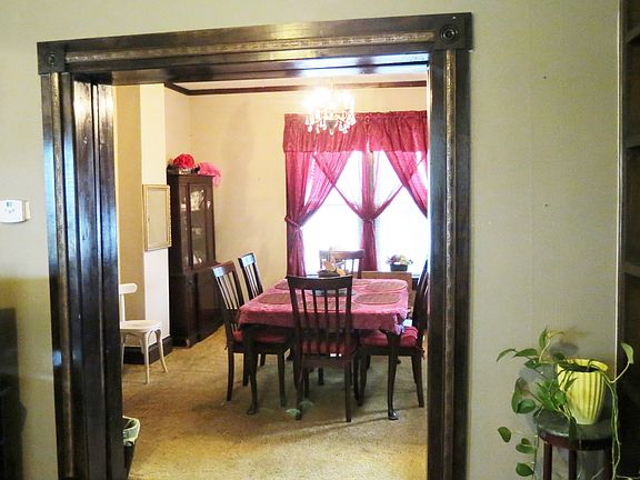 3rd image of 310 E Jenkins Ave