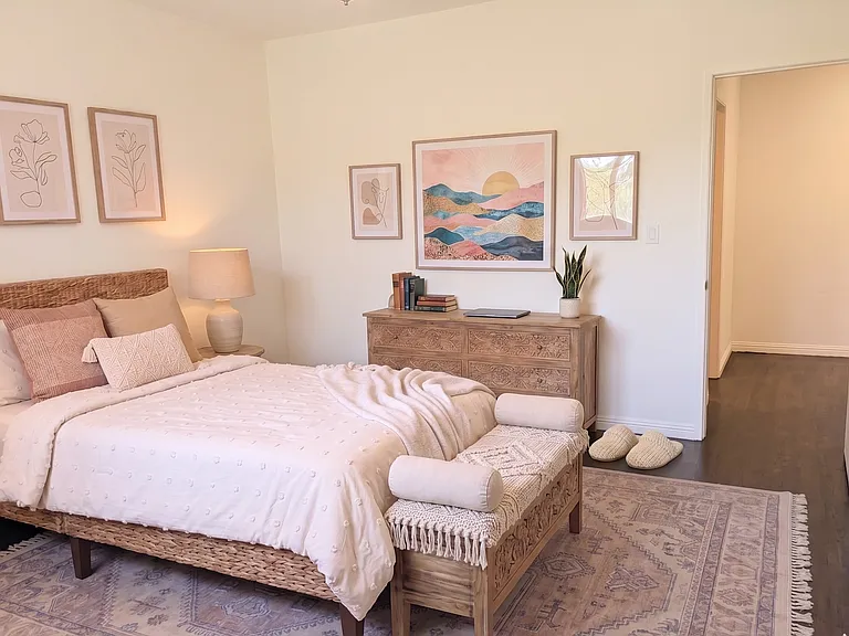 129 Marguerita Ave #J — Photo 9