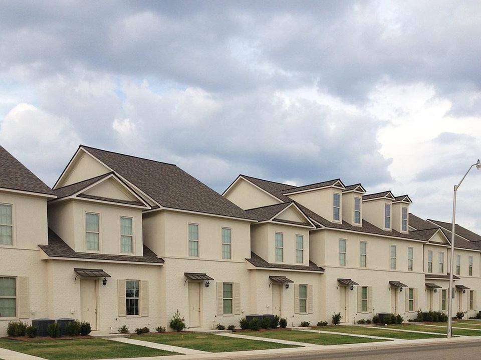 2 & 3 bedroom units and 21/2 baths