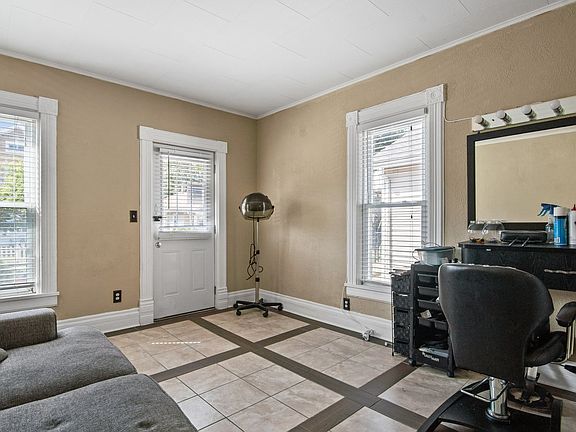 5th image of 538 Rosewood Ave