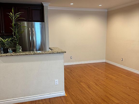 4th image of 12720 Burbank Blvd Unit 232