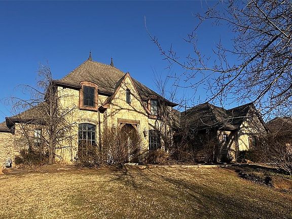 2nd image of 3216 Cumberland Dr