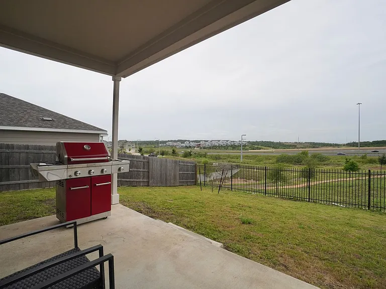 11112 Mestengo Dr — Photo 31