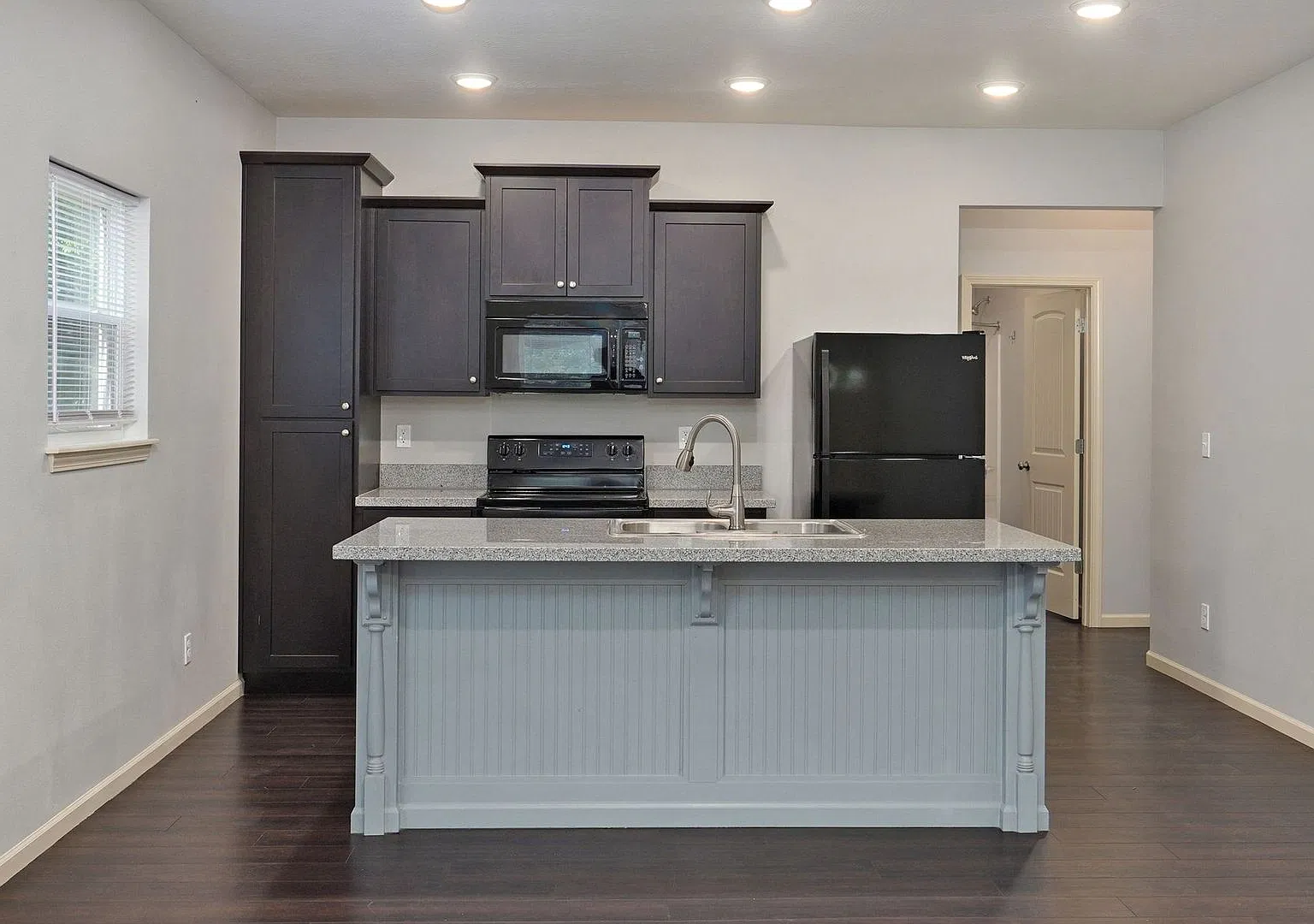 Grant 717 — Photo 3