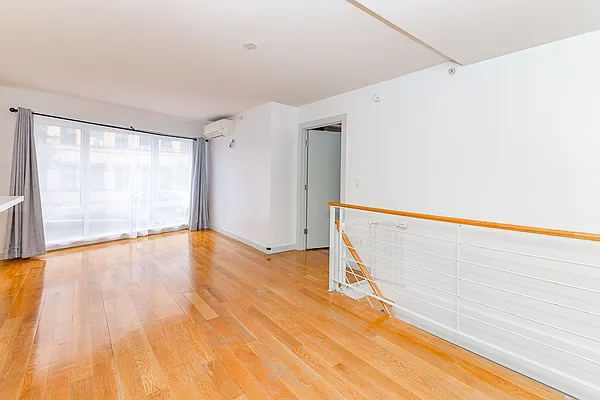 Rented by MySpaceNYC | media 4