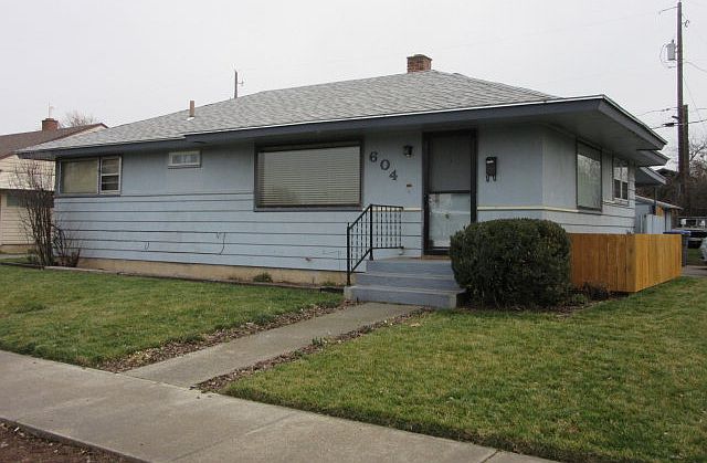 1st image of 604 Ash St