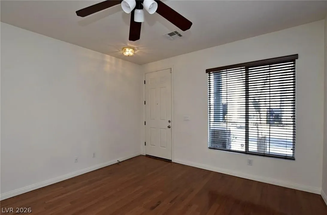 3 bed, 2.5 bath, 1311 sqft, $1,875 — Photo 2