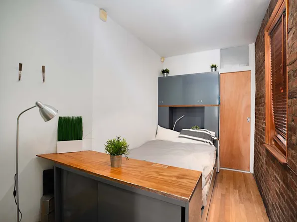 218 East 82nd Street image 8 of 9