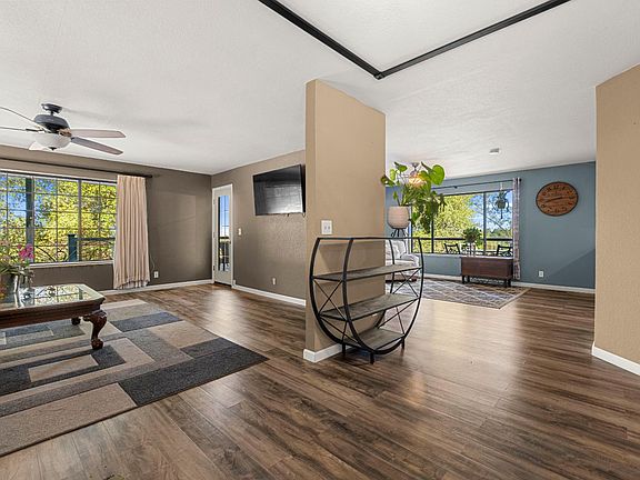 4th image of 3301 Ahwahnee Way