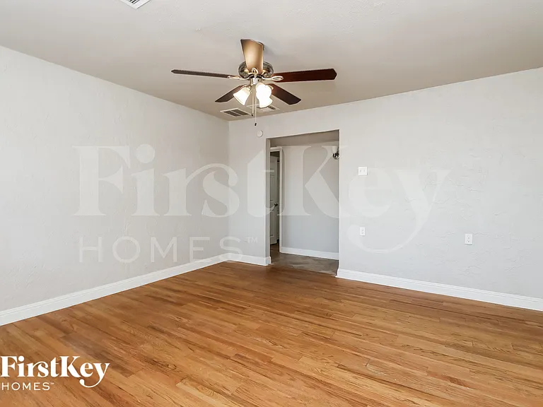 930 E Weber Dr — Photo 10