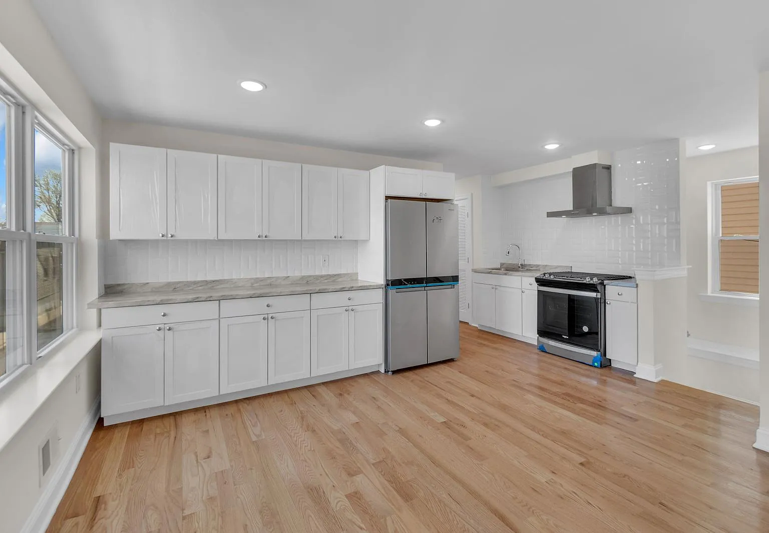 2 bed, $2,700 — Photo 2