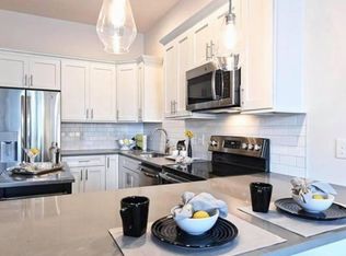 935 McAlway Rd #201, Charlotte, NC 28211