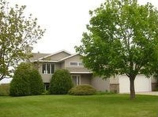 1758 Greenhaven Ln NE, Owatonna, MN 55060