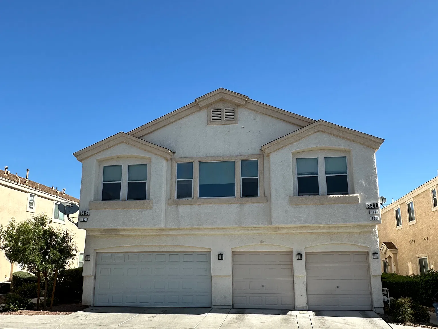2 bed, 1060 sqft, $1,750 — Photo 1
