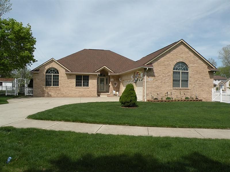 1st image of 35694 Elmira St