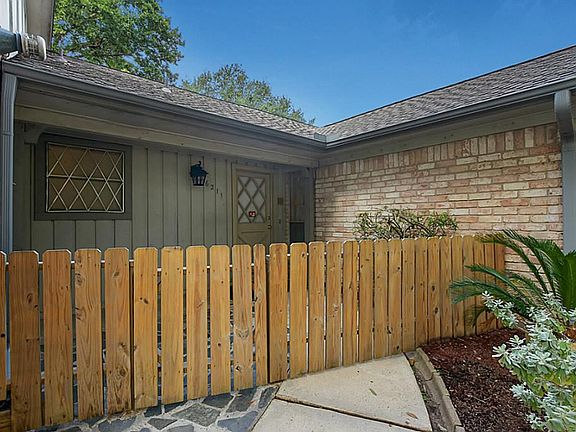 2nd image of 16211 Brinkwood Dr