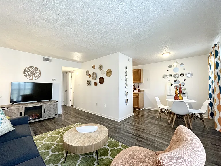 2 BR- Traditional