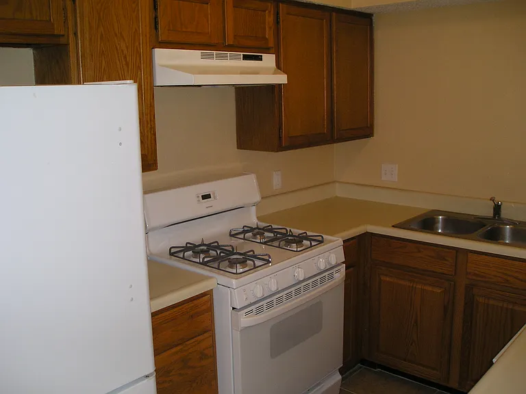 5810 Twisted Pine Ct #B — Photo 3