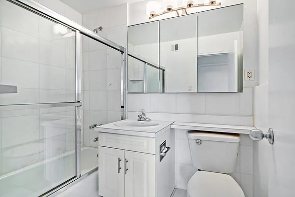 Rented by Anchor Associates | media 21