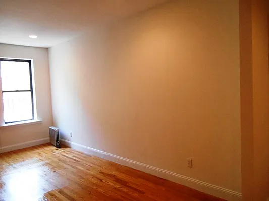 Rented by PMG Real Estate  | media 31