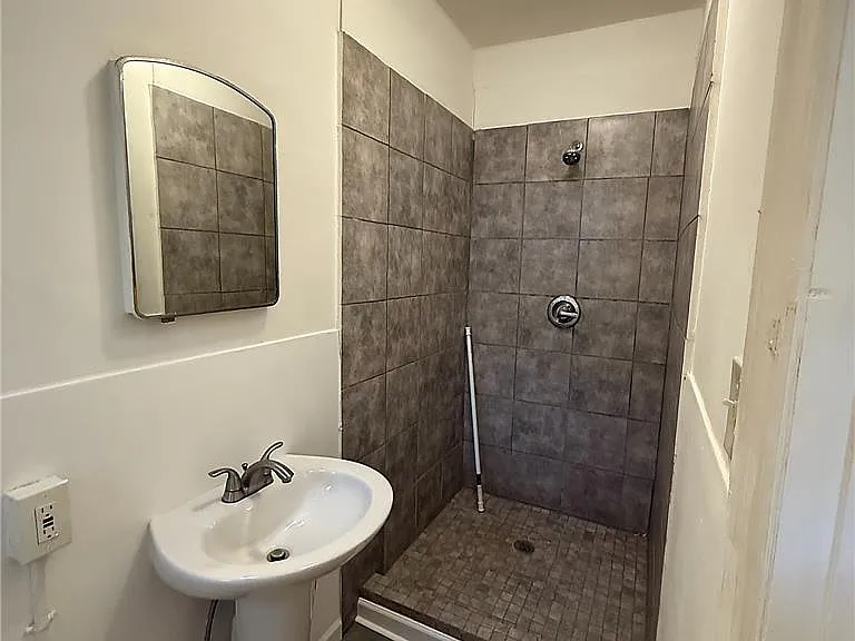 5107 Cottage St #1 — Photo 4