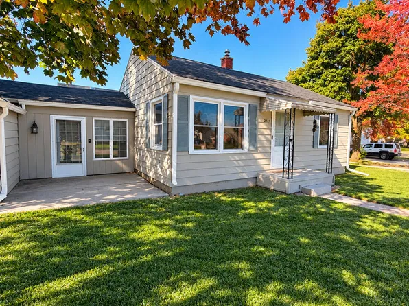 2121 Gary Ave, Lansing, MI 48906