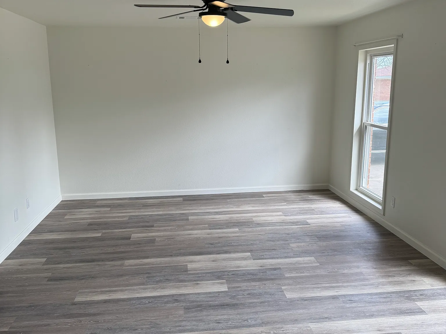 307 W McDonald St — Photo 4