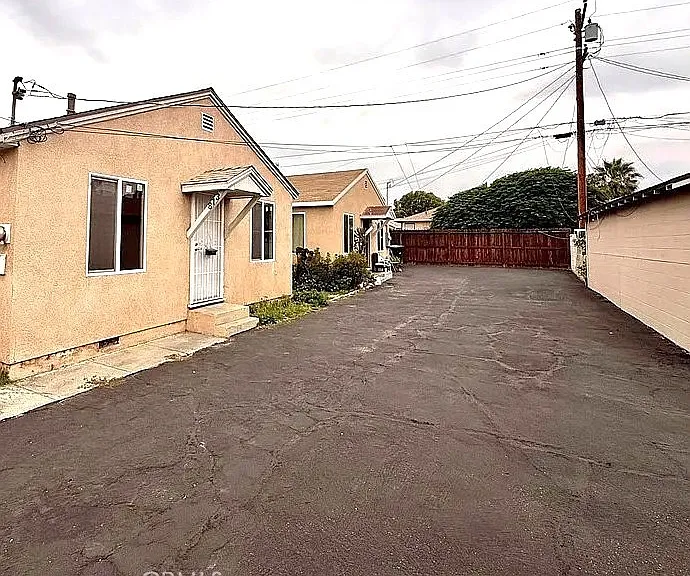 813 E Nocta St — Photo 2