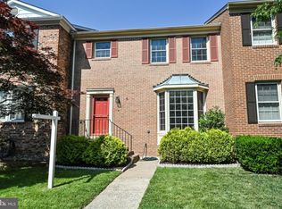 9426 Park Hunt Ct, Springfield, VA 22153