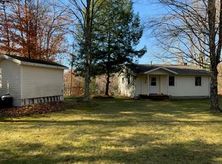 5825 S Woods Rd, Branch, MI 49402