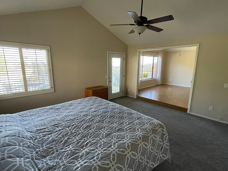 Large Master BDR with Sitting Area