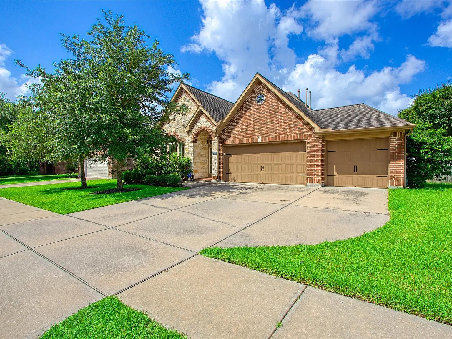 4 bed, 3.0 bath, 3056 sqft, $3,380 — Photo 2